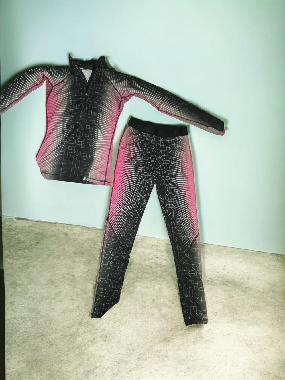 Nike Black & Pink Gradient Geo Leggings